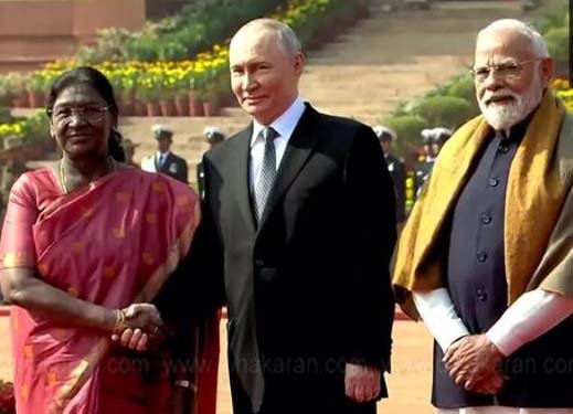 ஜனாதிபதி மாளிகையில் அதிபர் புடினுக்கு சிவப்புக் கம்பள வரவேற்பு